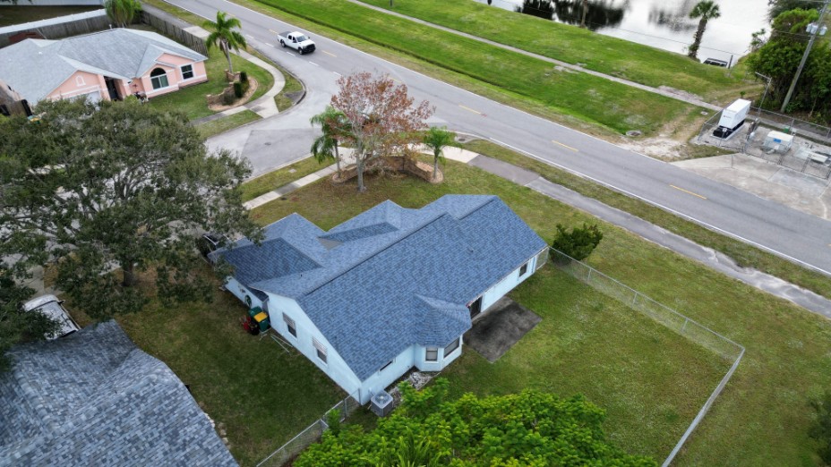 roofing contractor in Melbourne Beach (1)